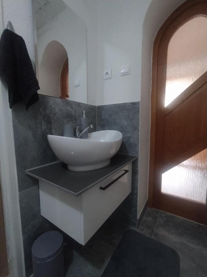 Apartman Karin Huty Εξωτερικό φωτογραφία